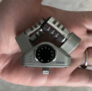 The Zoom iQ6 stereo XT microphone is about the size of a hen's egg.